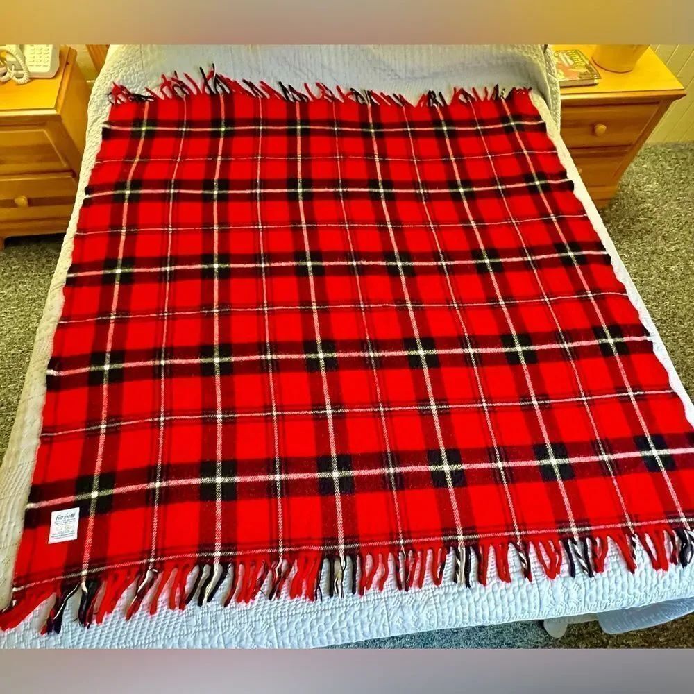 VTG Faribo Faribault Blanket Woolen Mills Co Red Plaid Fringed Acrylic Throw